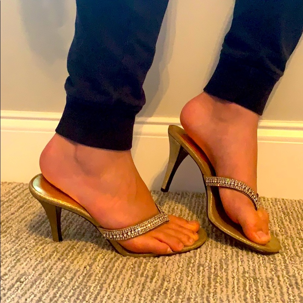 Gold coloured heels with diamond righn stone